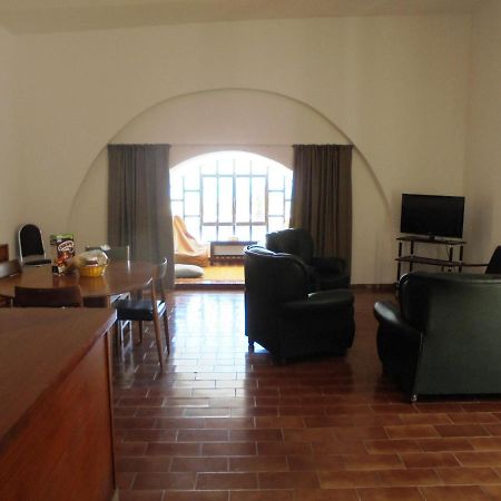 Ema'S Beach And Nightlife House Apartment Лагос Екстериор снимка