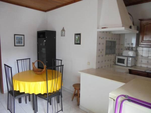 Ema'S Beach And Nightlife House Apartment Лагос Екстериор снимка