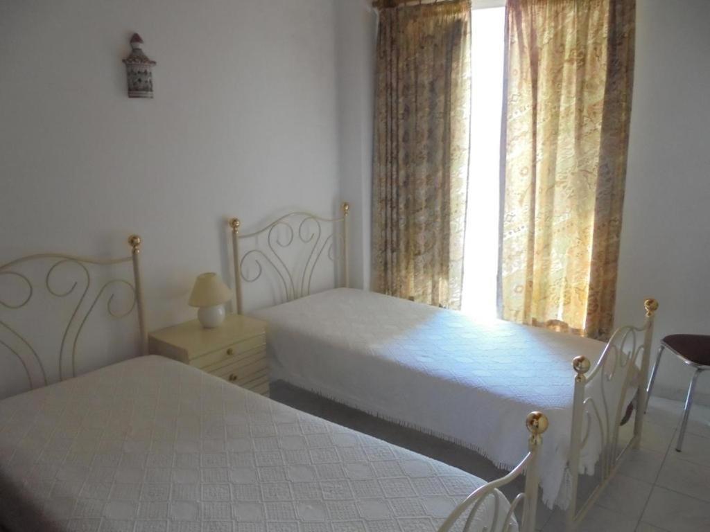 Ema'S Beach And Nightlife House Apartment Лагос Екстериор снимка