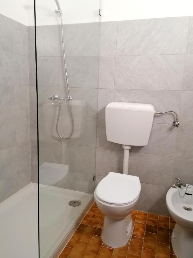 Ema'S Beach And Nightlife House Apartment Лагос Екстериор снимка
