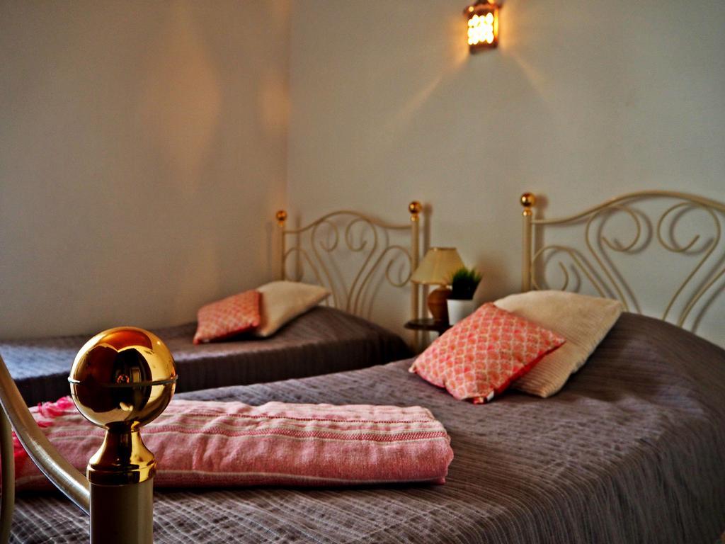 Ema'S Beach And Nightlife House Apartment Лагос Екстериор снимка